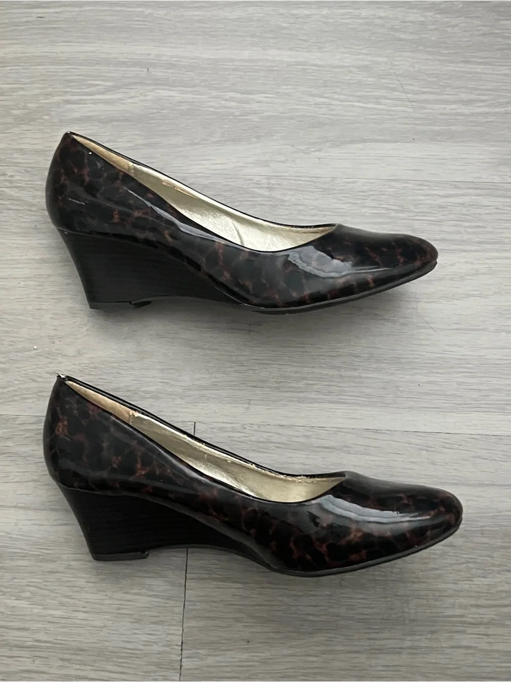Avenue Wonder Leopard Print Patent Wedge Pumps Brown Black Size 8.5W